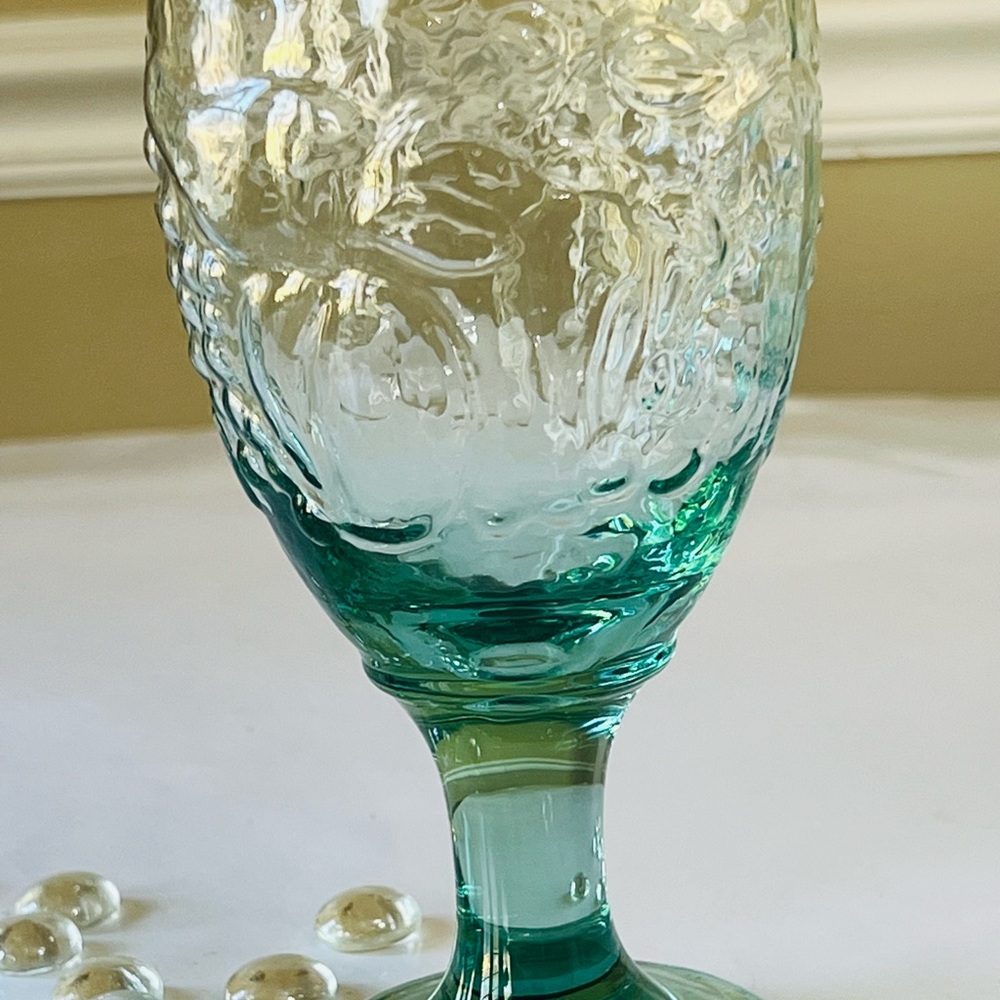 Libbey’s Green Orchard Water Goblets, Glasses, Large Wine Glass - Picture 7 of 7